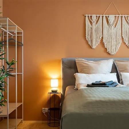 Desert Dune - Historic Center With Free Parking & Elevator By Hero Homes * Graz