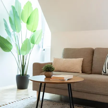 Altstadt Jakominiplatz - 2br, Lift & Free Parking By Hero Homes Apartment *