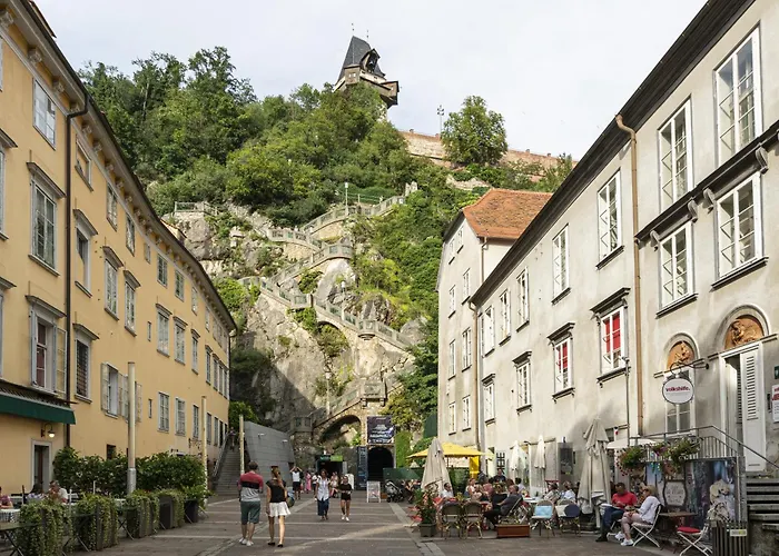 Desert Dune - Historic City Center With Elevator & Free Parking By Hero Homes Γκρατς