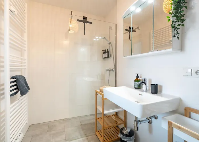 Desert Dune - Historic City Center With Elevator & Free Parking By Hero Homes Γκρατς